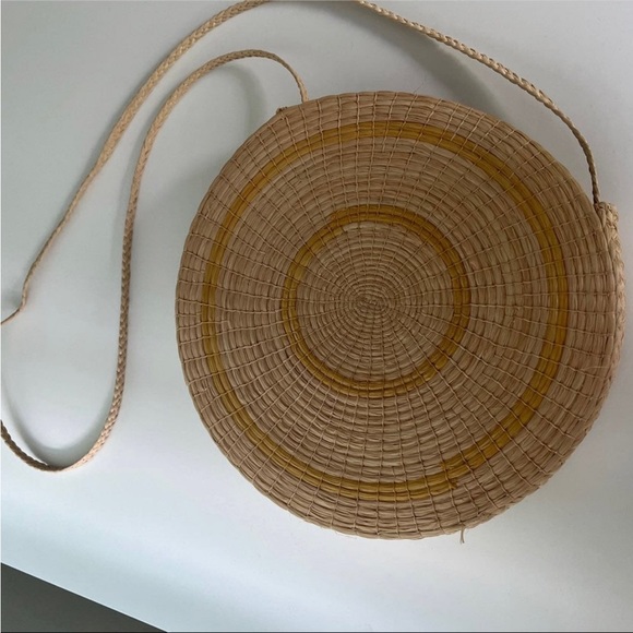 Vintage round straw bag handmade circle wicker woven basket - Picture 3 of 9